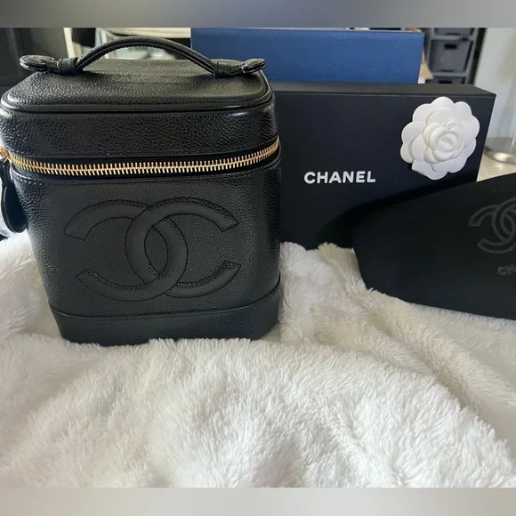 Chanel Vanity Bag - Picture 5 of 11